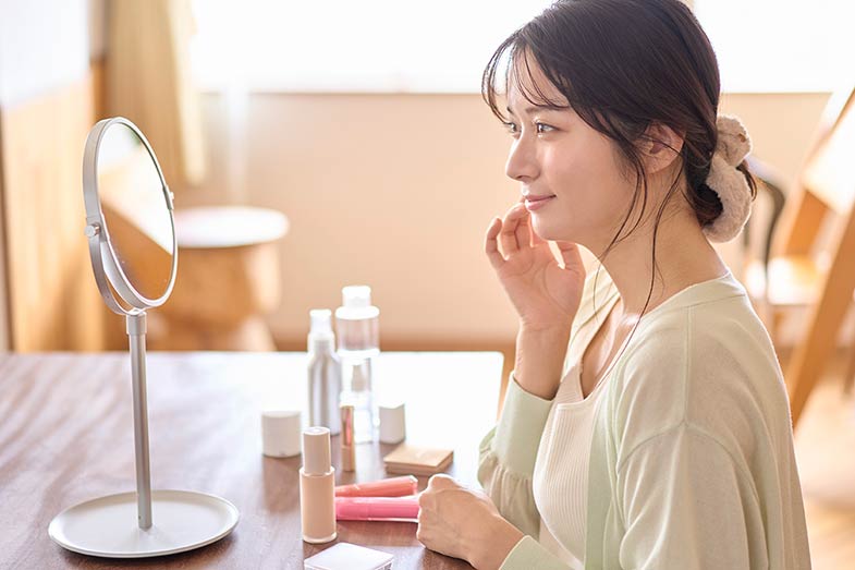 顔の毛穴をなくす簡単な方法！セルフケアから美容皮膚科の施術まで解説